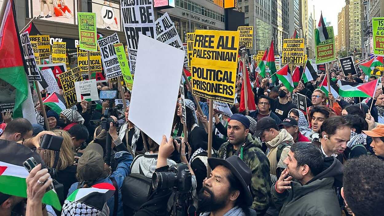 Pusat Kota New York Dipenuhi Bendera Palestina